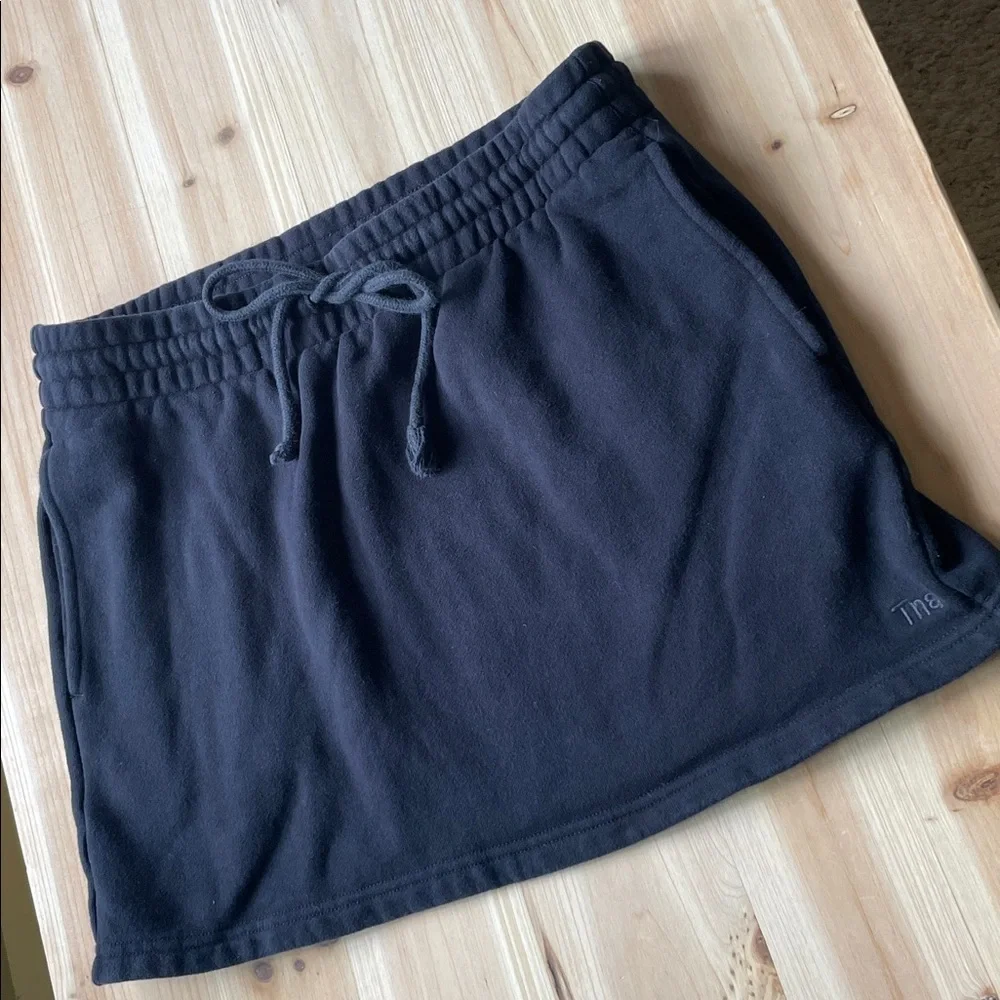 TNA comfortable black